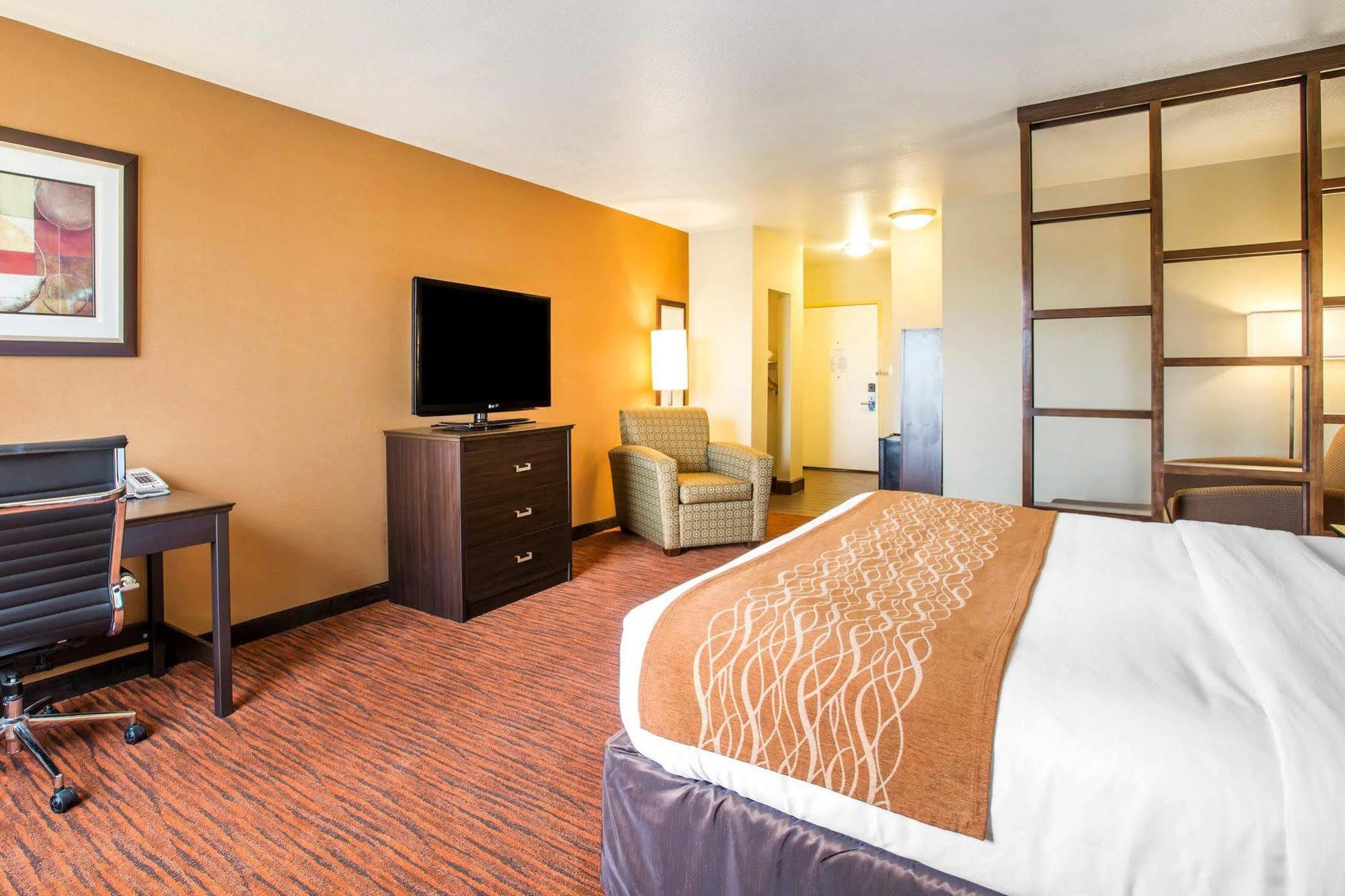 คอมฟอร์ต สวีท Hotel โคลวิส ภายนอก รูปภาพ
