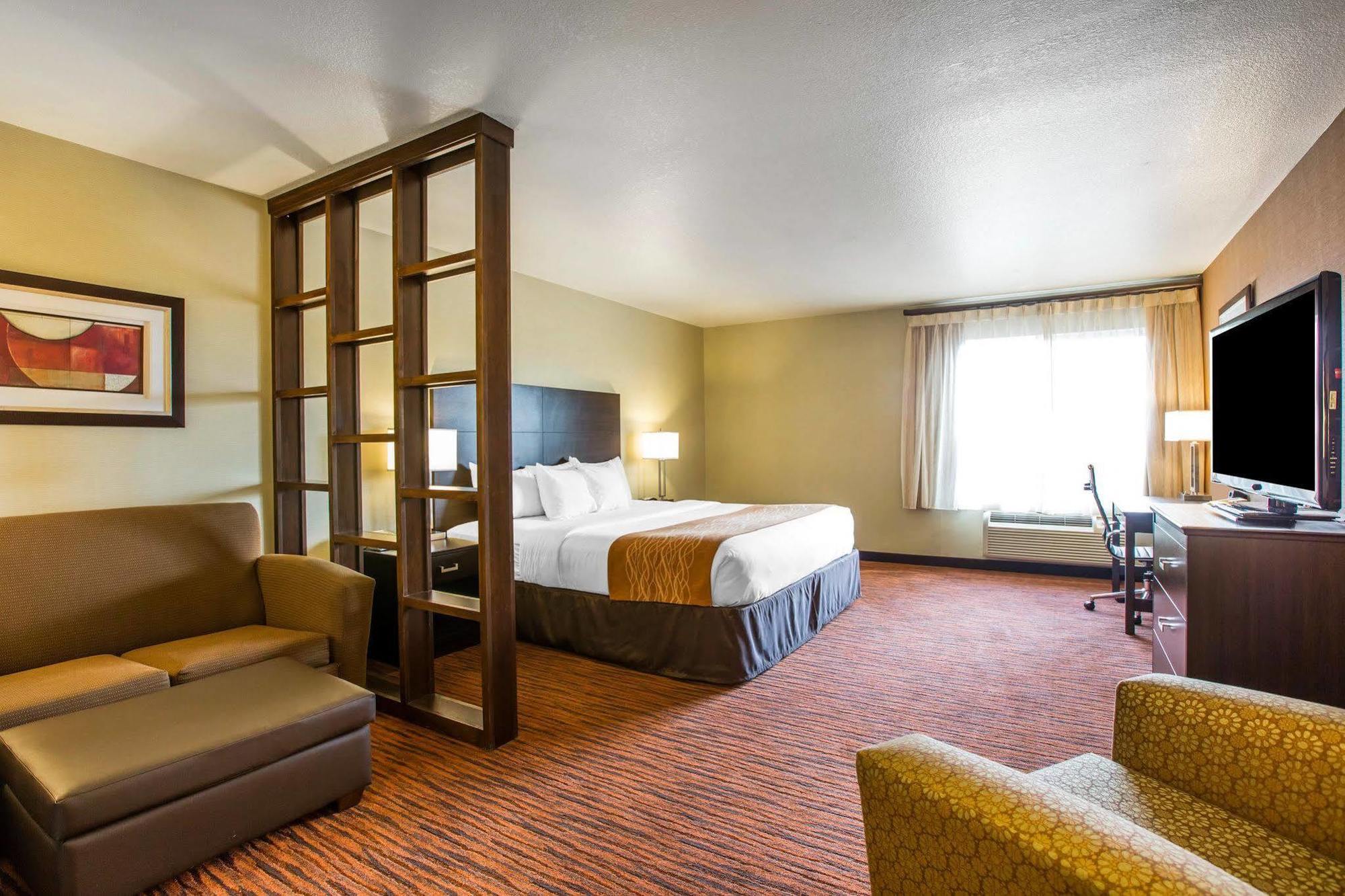 คอมฟอร์ต สวีท Hotel โคลวิส ภายนอก รูปภาพ